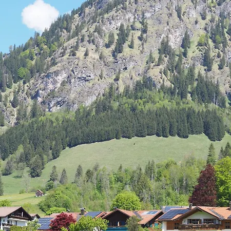 Апартаменты Naturnest Durchatmen - Skipass Im Winter Und Bergbahnen Im Sommer Inklusive Бад-Хинделанг